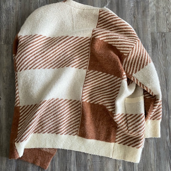 Anthropologie-esque Striped coatigan from entro - Picture 3 of 8